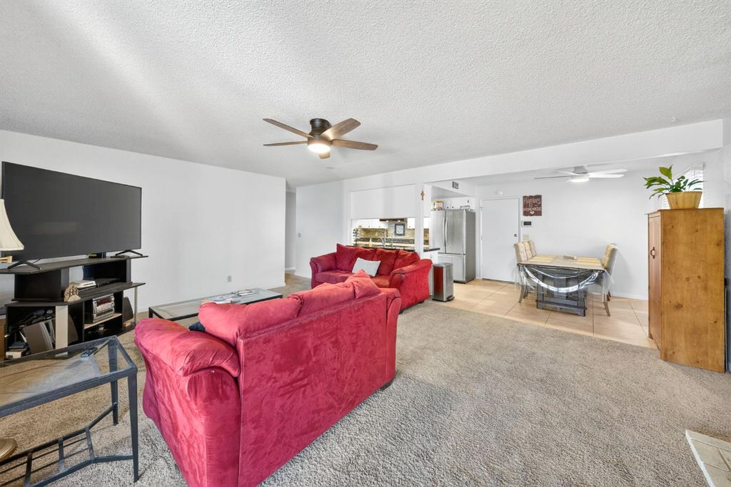 Image 17 of property listing at 8219 N San Pablo Avenue, Fresno, CA 93711