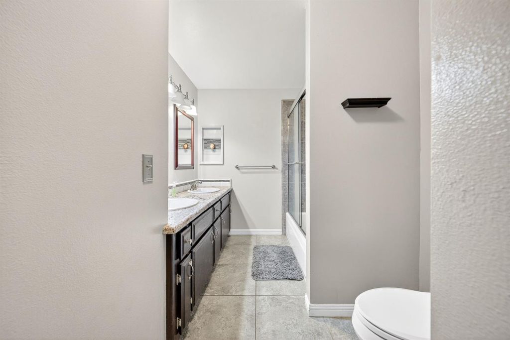 Image 19 of property listing at 8219 N San Pablo Avenue, Fresno, CA 93711