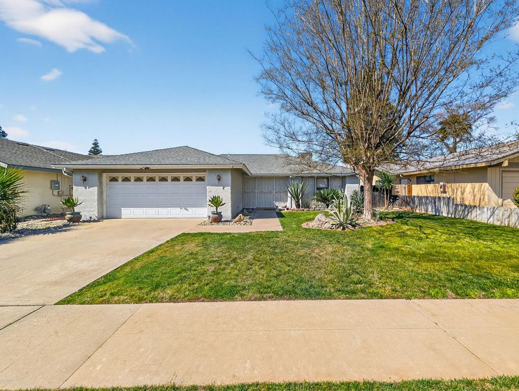 Image 2 of property listing at 8219 N San Pablo Avenue, Fresno, CA 93711