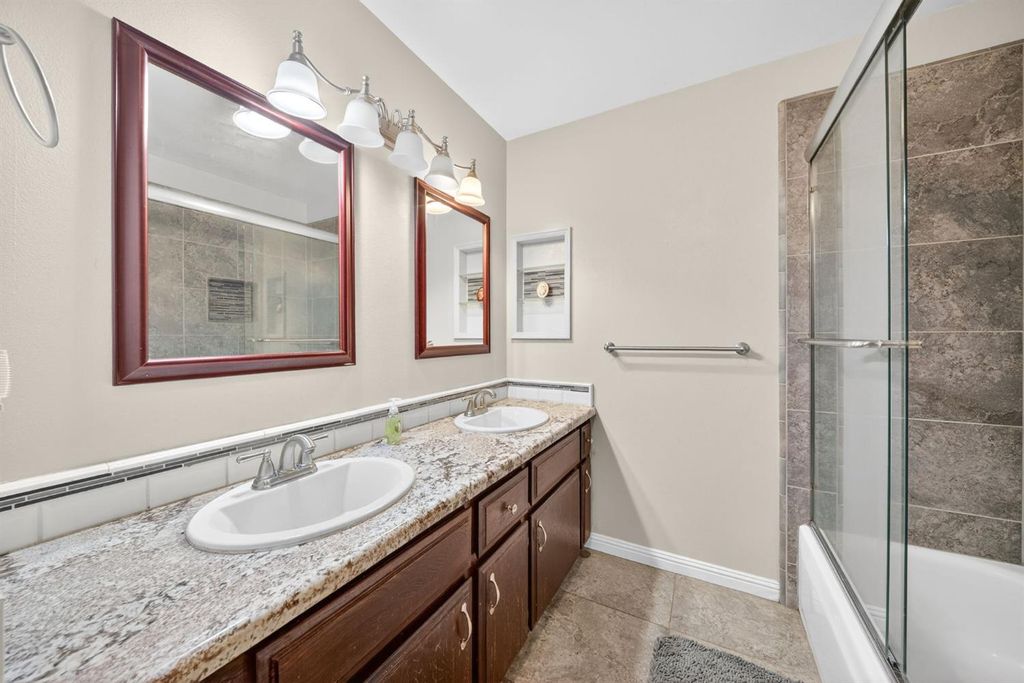 Image 20 of property listing at 8219 N San Pablo Avenue, Fresno, CA 93711