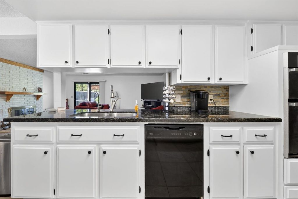 Image 9 of property listing at 8219 N San Pablo Avenue, Fresno, CA 93711