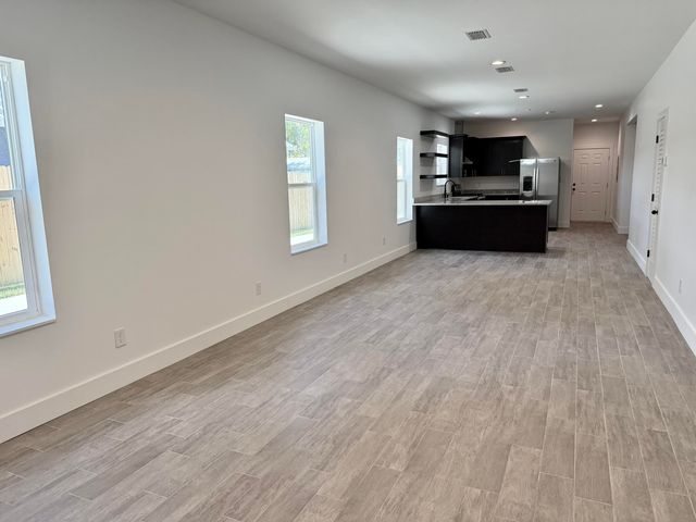 874 W Orange Avenue, Defuniak Springs, FL 32435