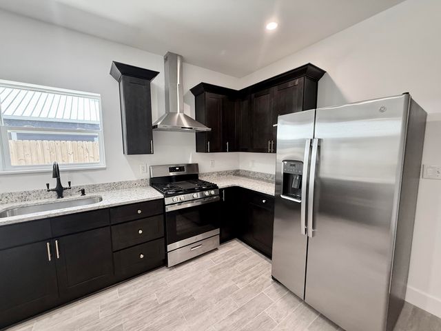 874 W Orange Avenue, Defuniak Springs, FL 32435