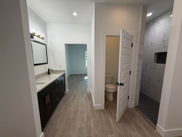 874 W Orange Avenue, Defuniak Springs, FL 32435