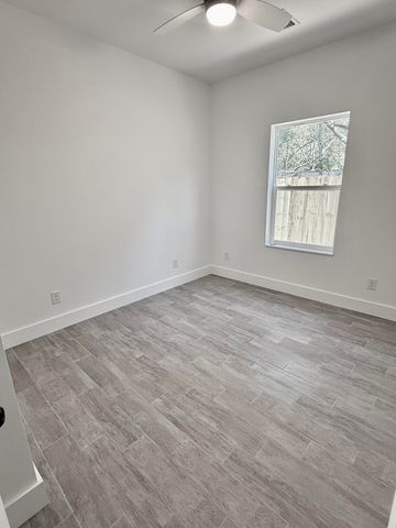 874 W Orange Avenue, Defuniak Springs, FL 32435