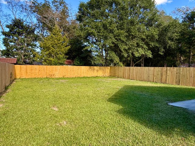 874 W Orange Avenue, Defuniak Springs, FL 32435