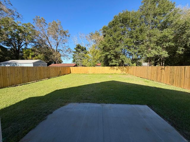 874 W Orange Avenue, Defuniak Springs, FL 32435