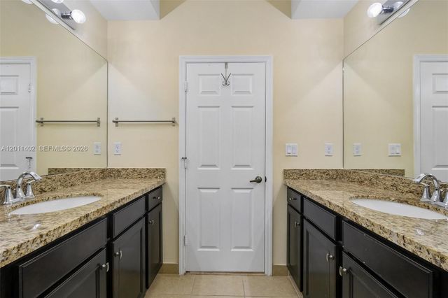 1049 SW 147th Ave 5607, Pembroke Pines, FL 33027