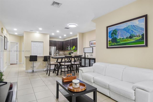 1049 SW 147th Ave 5607, Pembroke Pines, FL 33027
