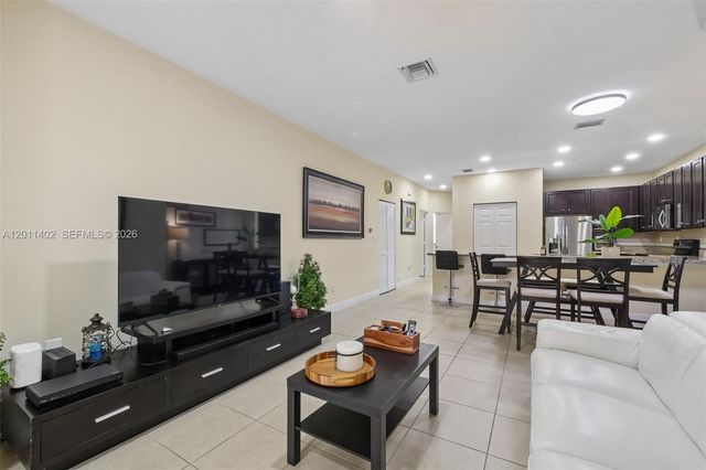 1049 SW 147th Ave 5607, Pembroke Pines, FL 33027