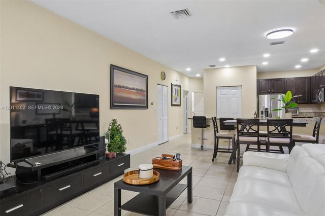 1049 SW 147th Ave 5607, Pembroke Pines, FL 33027