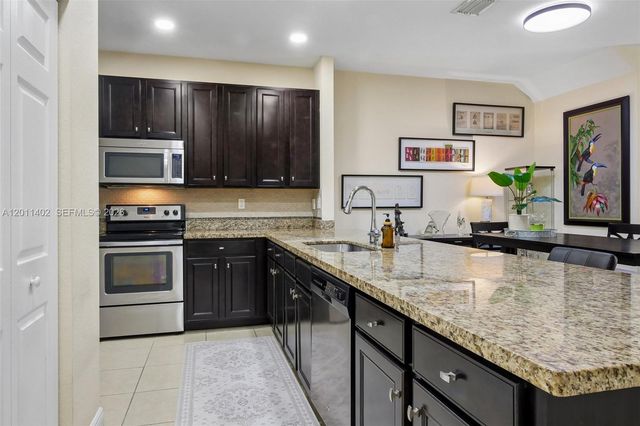 1049 SW 147th Ave 5607, Pembroke Pines, FL 33027