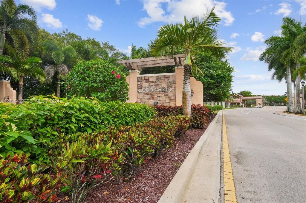 1049 SW 147th Ave 5607, Pembroke Pines, FL 33027
