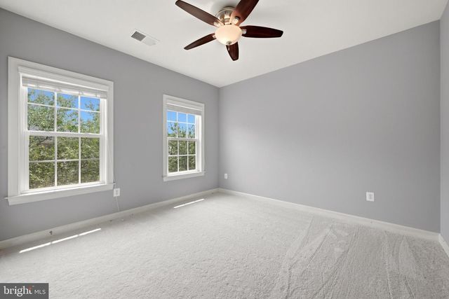 21054 HOODED CROW DR, Leesburg, VA 20175