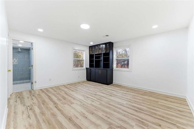 2103 ARLINGTON Circle, Atlanta, GA 30318