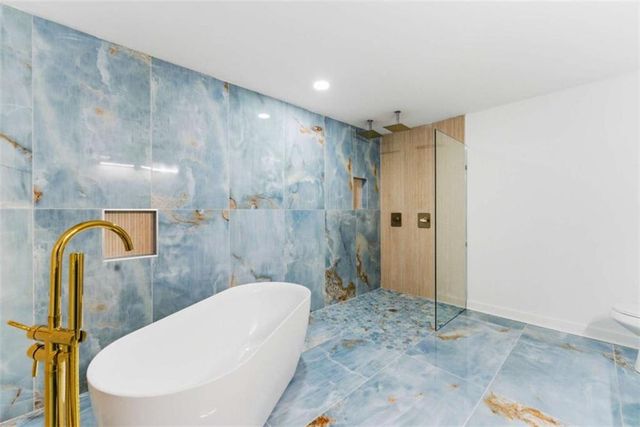 2103 ARLINGTON Circle, Atlanta, GA 30318