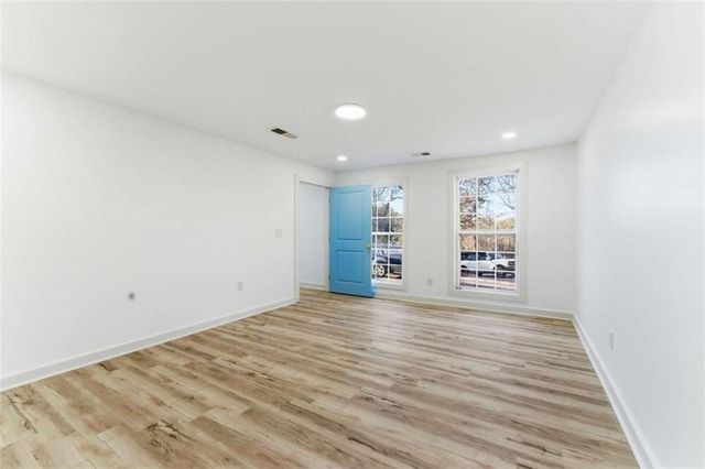 2103 ARLINGTON Circle, Atlanta, GA 30318