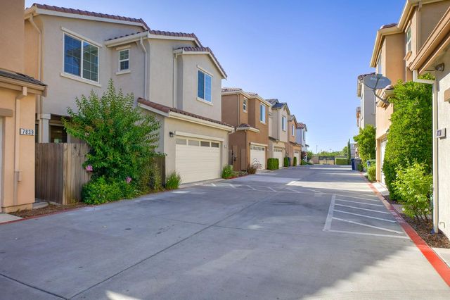 7835 Zaragoza Walk, Sacramento, CA 95823
