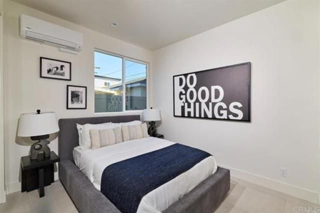 3905 Haines, San Diego, CA 92109