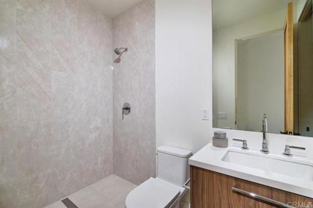 3905 Haines, San Diego, CA 92109