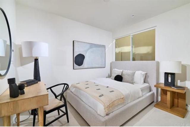 3905 Haines, San Diego, CA 92109