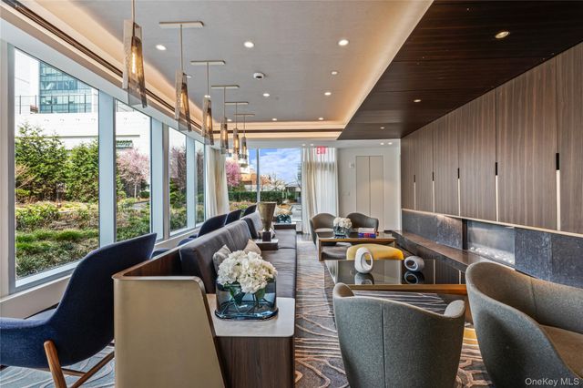 13336 37th Avenue 12G, Flushing, NY 11354