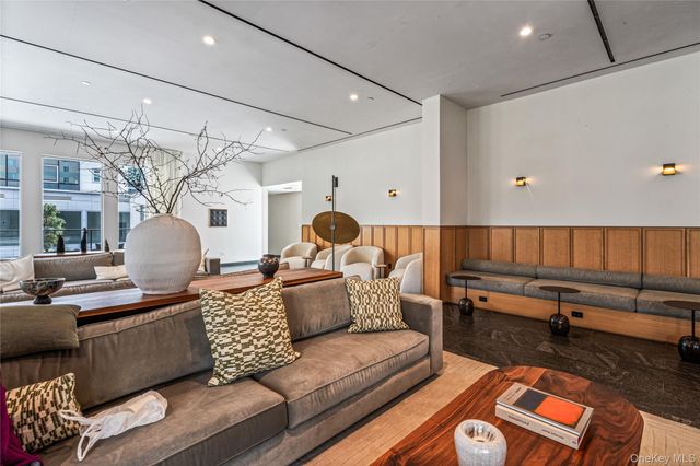 13336 37th Avenue 12G, Flushing, NY 11354