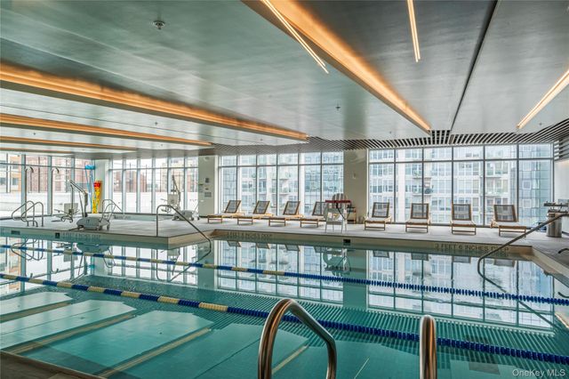 13336 37th Avenue 12G, Flushing, NY 11354