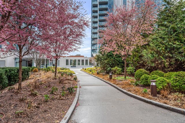 13336 37th Avenue 12G, Flushing, NY 11354