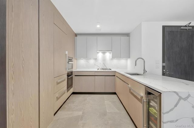 13336 37th Avenue 12G, Flushing, NY 11354