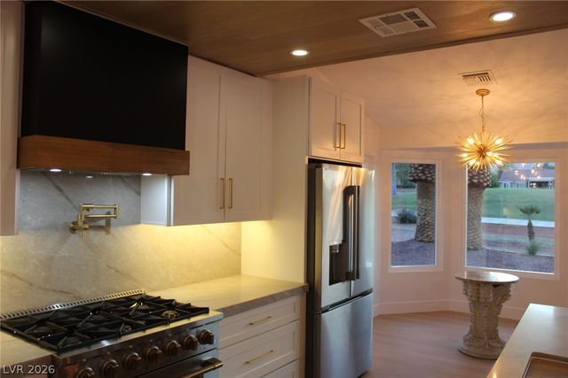 2625 Legend Drive, Las Vegas, NV 89134