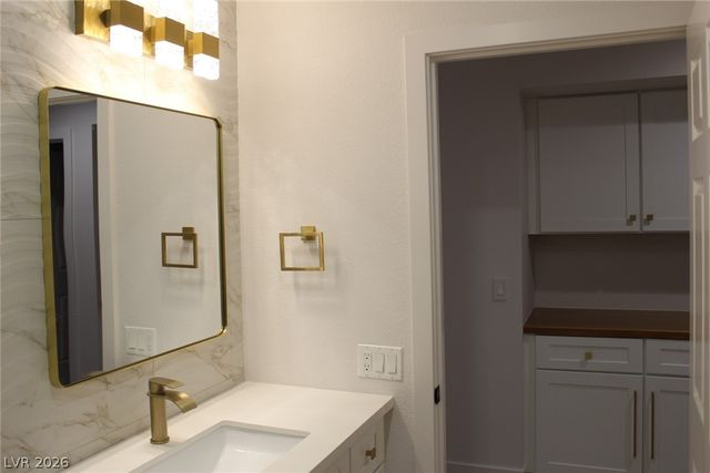 2625 Legend Drive, Las Vegas, NV 89134