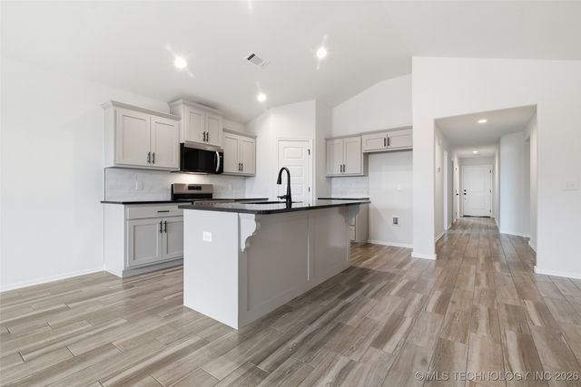 4916 N Walnut Avenue, Broken Arrow, OK 74012