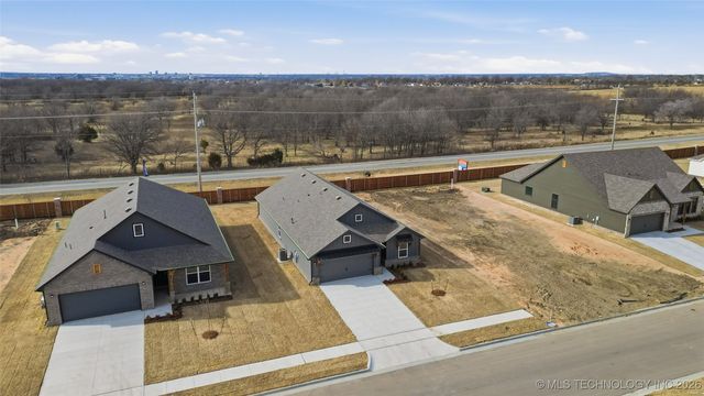 4916 N Walnut Avenue, Broken Arrow, OK 74012
