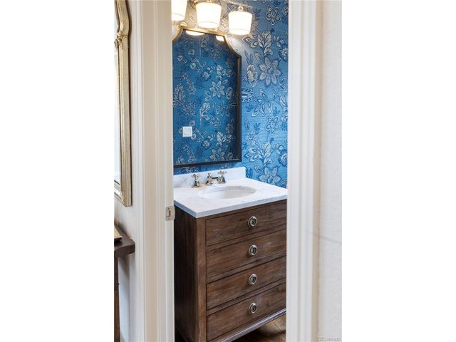 28 Golden Eagle Ln, Littleton, CO 80127