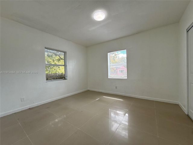 911 NW 57th St 911, Miami, FL 33127