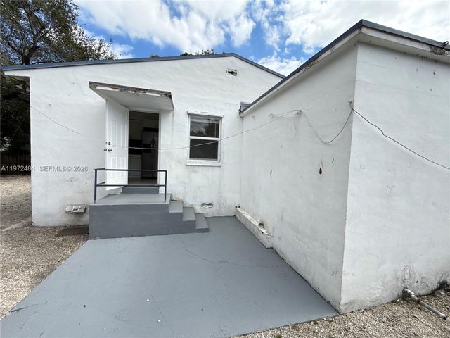 911 NW 57th St 911, Miami, FL 33127