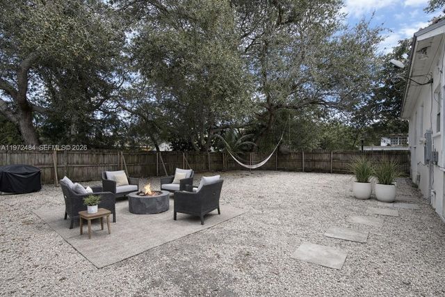 911 NW 57th St 911, Miami, FL 33127