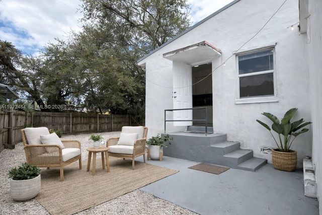 911 NW 57th St 911, Miami, FL 33127