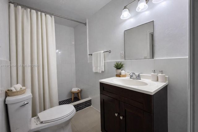 911 NW 57th St 911, Miami, FL 33127