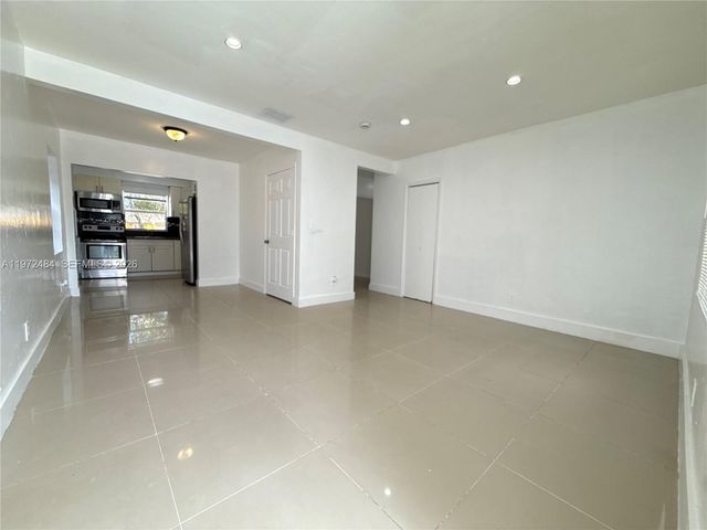 911 NW 57th St 911, Miami, FL 33127