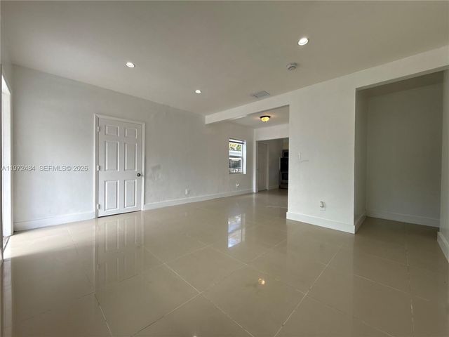 911 NW 57th St 911, Miami, FL 33127