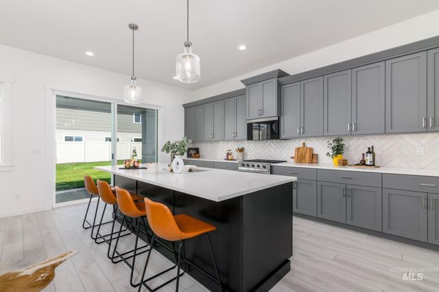 14647 Pewter Point St, Caldwell, ID 83607