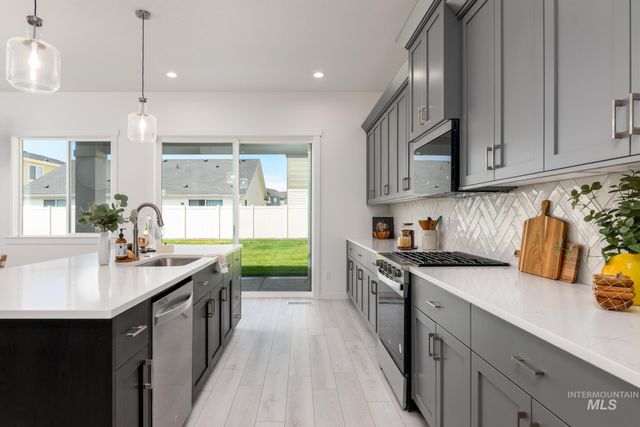 14647 Pewter Point St, Caldwell, ID 83607