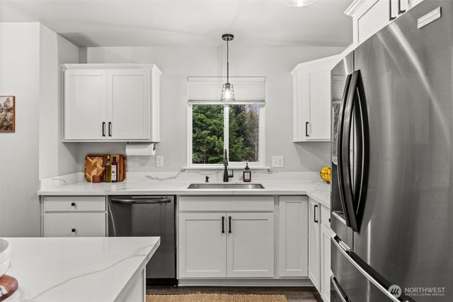 61 E Ellinor Peak Place, Belfair, WA 98528