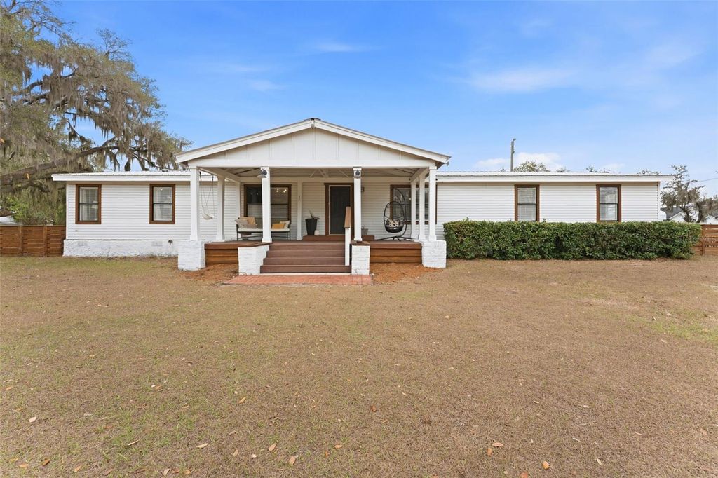 Image 2 of property listing at 11040 BROWNING ROAD, Lithia, FL 33547