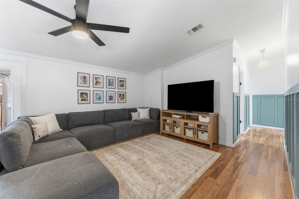 Image 12 of property listing at 11040 BROWNING ROAD, Lithia, FL 33547