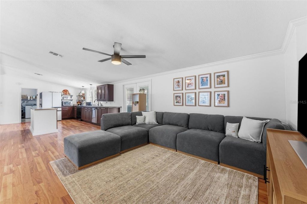 Image 13 of property listing at 11040 BROWNING ROAD, Lithia, FL 33547