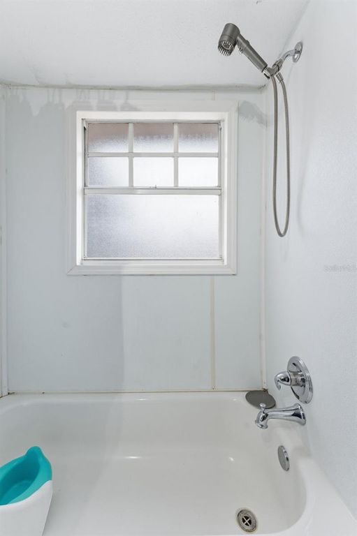 Image 27 of property listing at 11040 BROWNING ROAD, Lithia, FL 33547