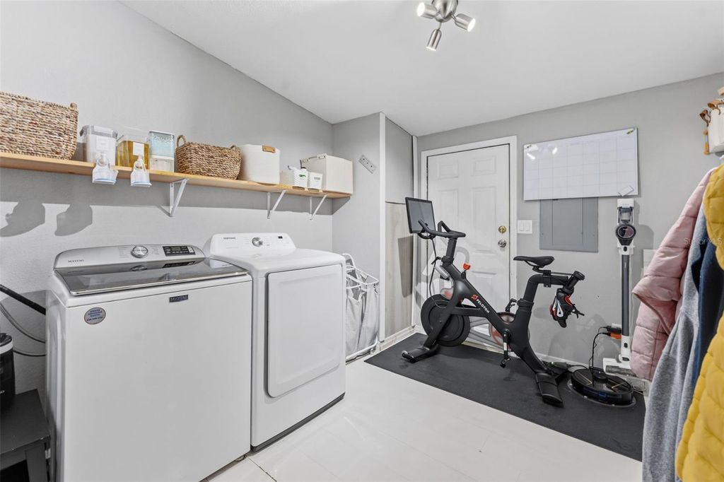 Image 29 of property listing at 11040 BROWNING ROAD, Lithia, FL 33547